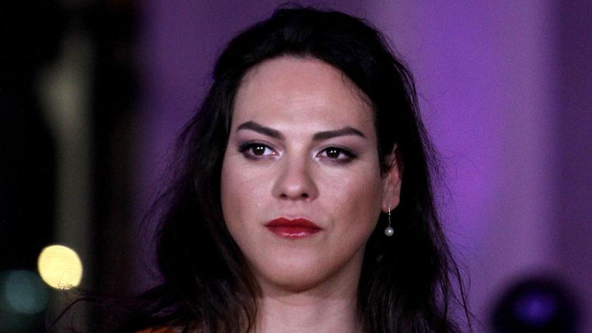 “Diosa”: Daniela Vega deslumbra con foto en ascensor