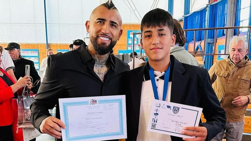 Arturo Vidal y su hijo Monito Vidal Arturo Vidal y su hijo Monito Vidal