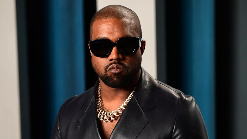 Kanye West muestra a su esposa Bianca Censori al borde del desnudo