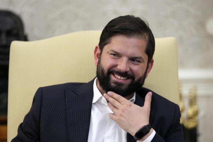 Gabriel Boric anuncia que se convertirá en padre junto a Paula Carrasco: compartió emotiva imagen