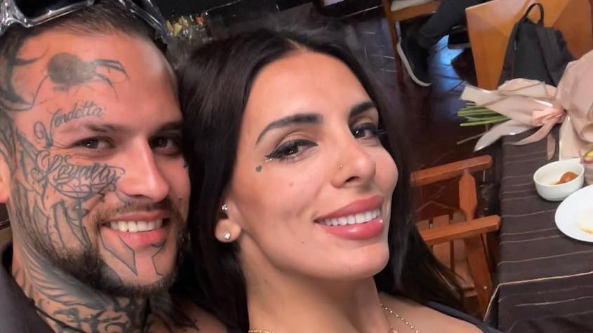 Jocelyn Medina junto a su pareja