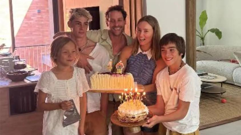 Gonzalo Valenzuela junto a sus hijos y Kika Valenzuela