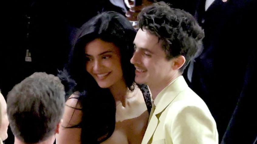 Kylie Jenner y Timothée Chalamet roban miradas en los Oscar 2025 con sus muestras públicas de cariño