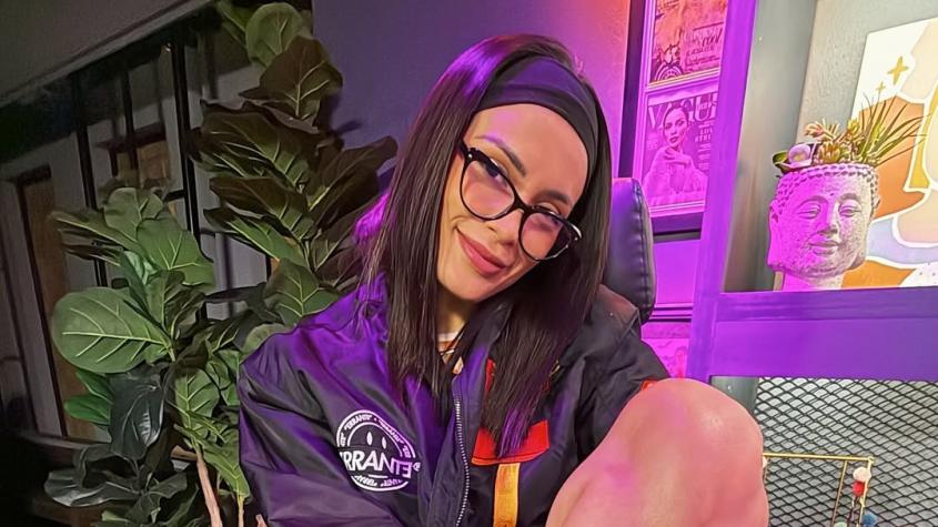 Cony Capelli sorprendió a sus seguidores con osadas fotos durante un baño de tina: Fran Maira pidió que la invitara