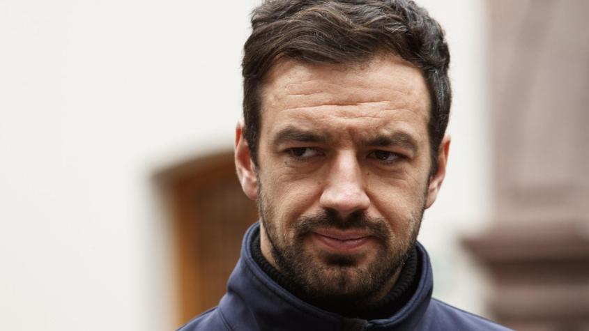 Aseguran que Tomás Vodanovic inició romance con periodista y él lo niega: "No es cierto que tenga una relación"