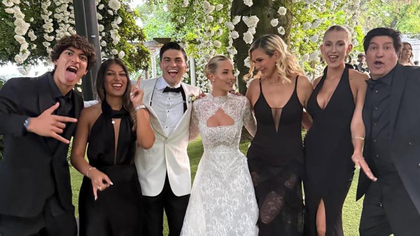 María Alberó asistió con toda su familia al matrimonio de reconocido futbolista: todos vistieron de negro