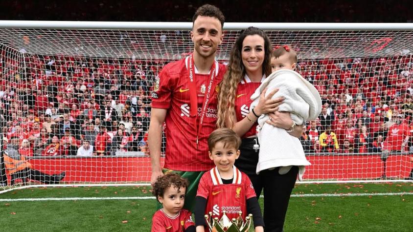 Diogo Jota junto a su familia - Instagram