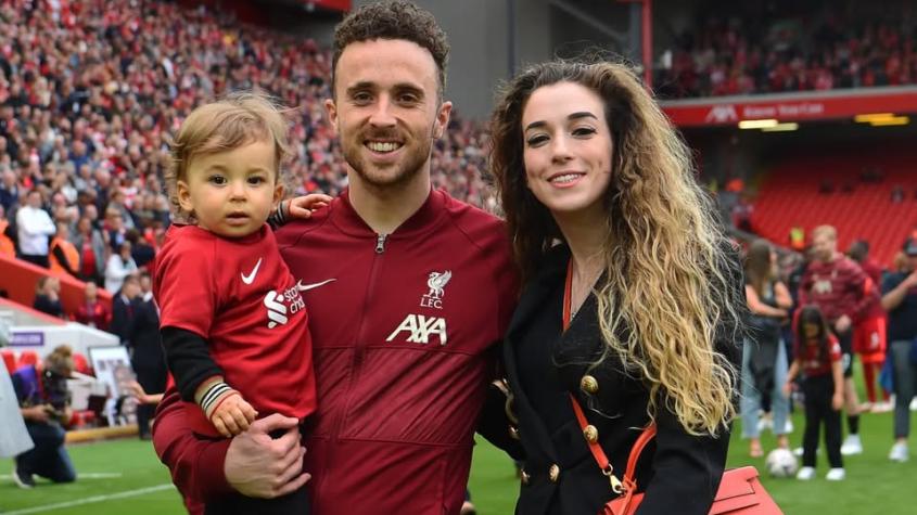 Muere futbolista Diogo Jota, estrella del Liverpool, en trágico accidente de tránsito