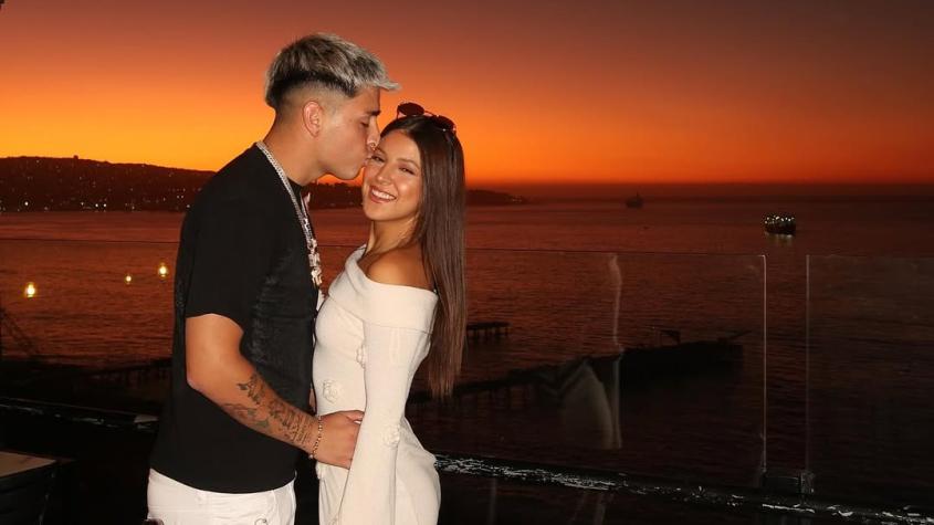 Con celebración a lo grande: Ignacia Antonia y AK4:20 revelan el género y el nombre de su primer bebé