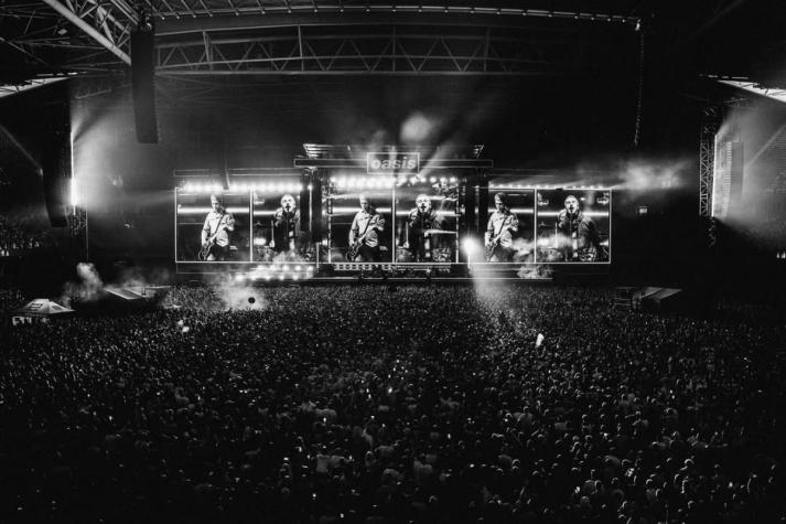 Oasis regresa en un exitoso concierto en Cardiff: Reunió a más de 74 mil asistentes