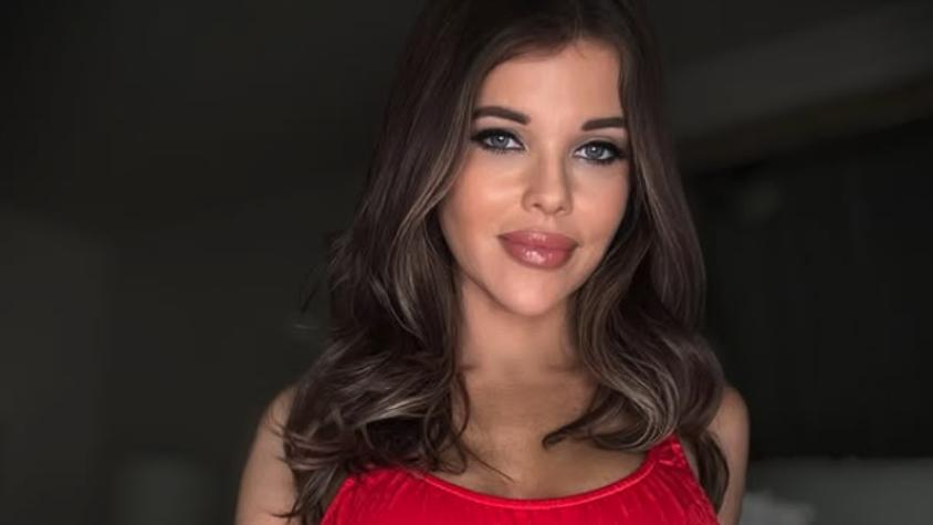 La estrella de Baywatch Donna D’Errico deslumbra a los 57 años con un look nocturno