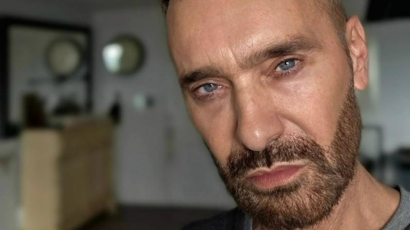 Jordi Castell revela los dos famosos chilenos que lo tienen flechado: "Lo que me hace derretirme por un hombre"