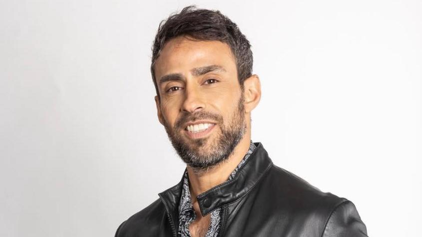 Jorge Valdivia saca suspiros en redes sociales con dieciochera fotografía