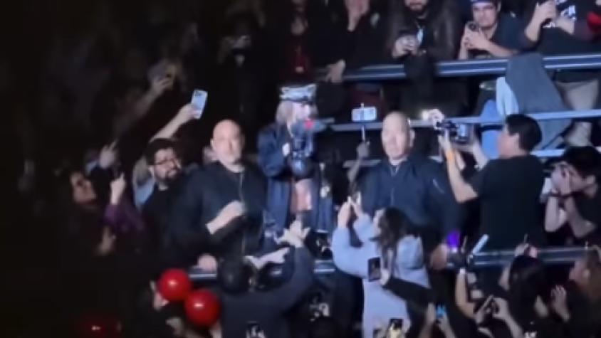 Hyde durante show en  Chile - Captura