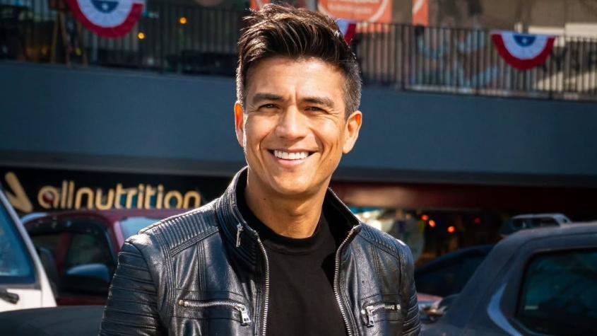 Américo sorprendió con inesperado reencuentro con exfutbolista de La Roja en Europa: "Dos grandes embajadores de Chile"