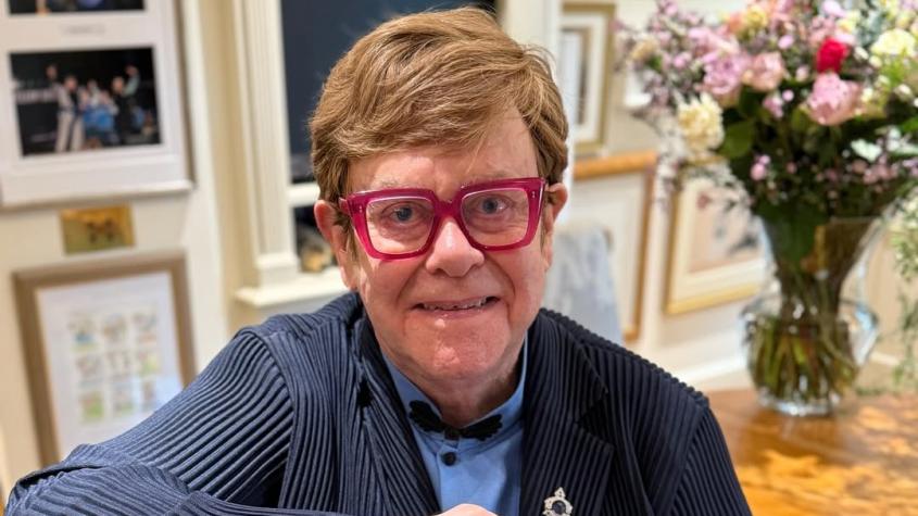 Elton John enciende las alertas tras sincerarse por su complejo estado de salud: "Los últimos 15 meses han sido un desafío"