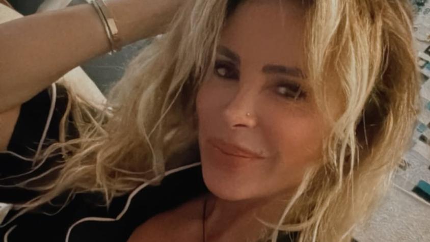 "¿Te acompaño?”: Eva Gómez desata lluvia de elogios tras posar en la piscina y darle la bienvenida al verano