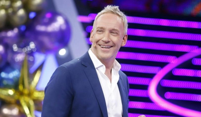 Martín Cárcamo muestra lo grande que está su hijo menor Mariano