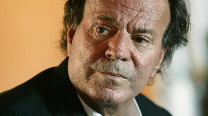 Julio Iglesias es acusado de agresión sexual por dos extrabajadoras