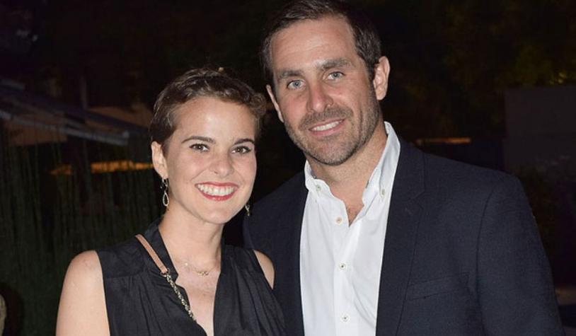 Doctor Cristián Arriagada muestra el rostro de su hijo con Javiera Suárez 