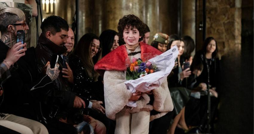 Max Alexander, diseñador prodigio de 9 años que debutó en la Paris Fashion Week - AFP