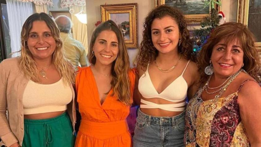 Helhue Sukni junto a sus hijas - Instagram