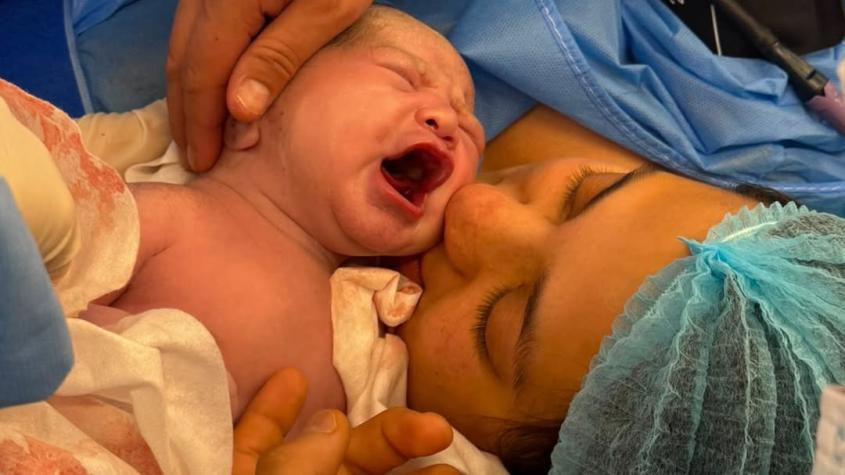 Rocío Toscano y Agustín Ambiado durante el nacimiento de su hija - Instagram @agustin_nicolas.4 