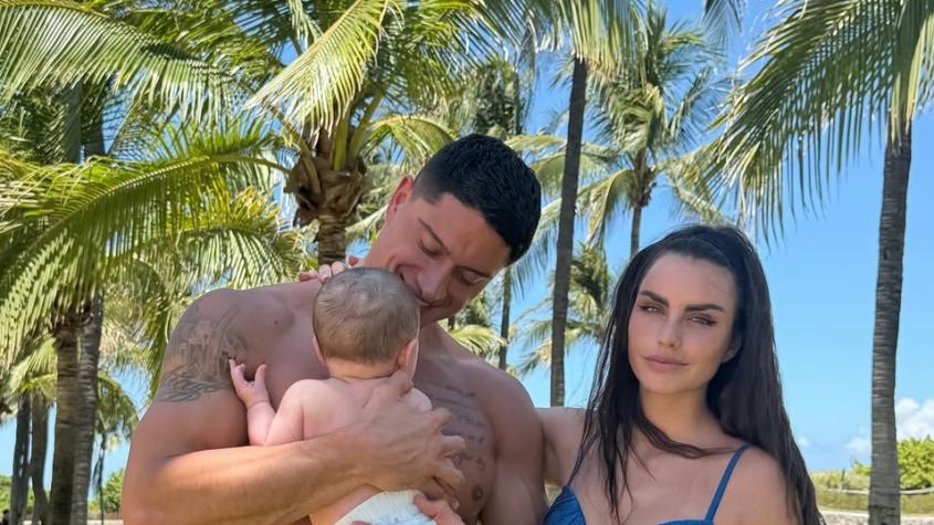 La modelo compartió fotos junto a su familia - Instagram @emiliadides