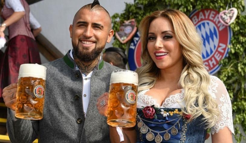 Hijo de Arturo Vidal y Marité Matus sorprendió a su novia con romántica y sofisticada propuesta: incluyó rosas rojas Hijo de Arturo Vidal y Marité Matus sorprendió a su novia con romántica y sofisticada propuesta: incluyó rosas rojas