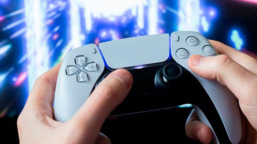 Sony cobraba a las compañías por implementar el crossplay en PlayStation