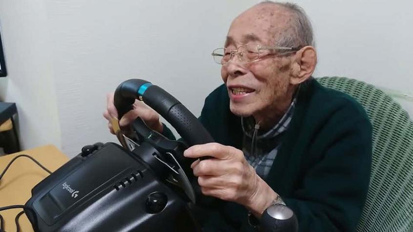 Un youtuber japonés de 93 años se hace viral por su pasión por los juegos de carrera