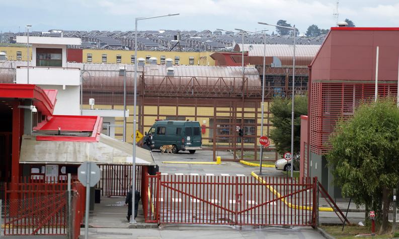 Investigan muerte de mujer en cárcel de Puerto Montt: habría sido golpeada y violada