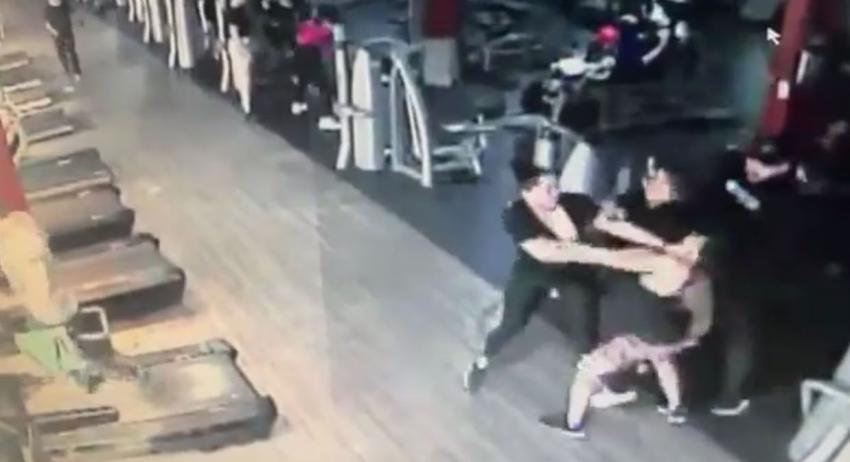 Pelea por máquina de gimnasio