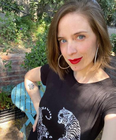 Alison Mandel muestra las marcas que su bebé le deja en los pechos: “Parece gatito bebé”