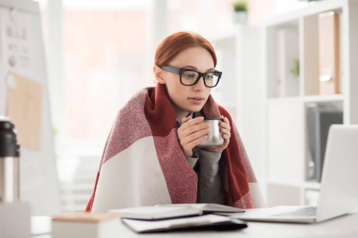 Las mujeres son más friolentas que los hombres y esta es la razón