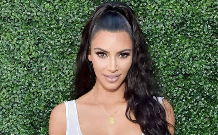Tildan de demasiado sexy al atuendo con el que Kim Kardashian visitó el Vaticano