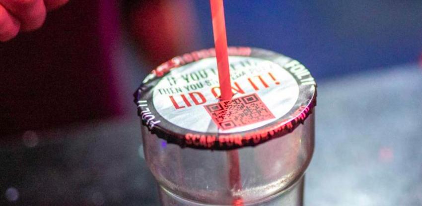 Discotecas de Barcelona entregarán vasos con tapas para evitar abusos sexuales por drogas