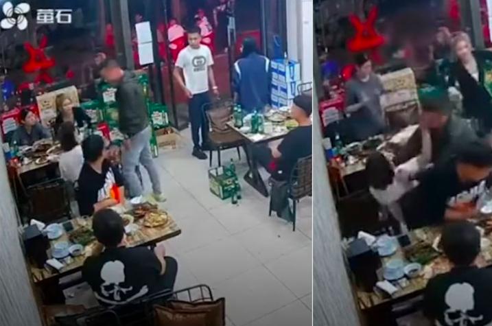Video | Hombre golpeó brutalmente a una mujer luego de que ella se defendiera de su intento de acoso en restaurante