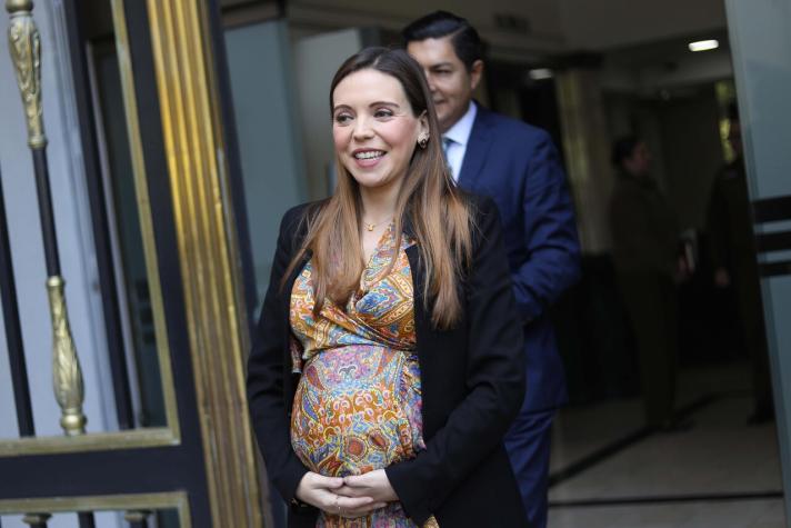 Camila Flores se encuentra fuera de riesgo vital tras complicaciones en el parto