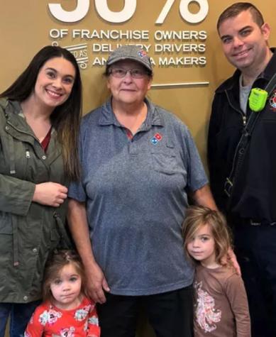 Con 72 años trabajaba como repartidora y tras una caída, reunieron 200 mil dólares para su jubilación