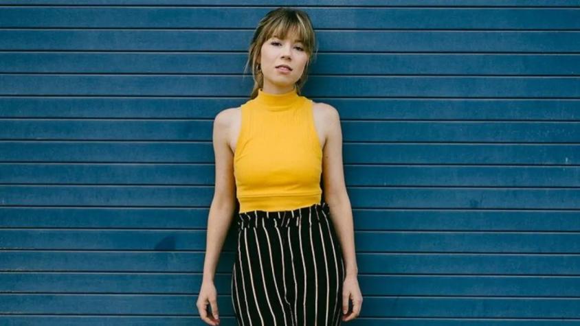 Jennette McCurdy la antigua estrella adolescente que dice alegrarse por la muerte de su madre