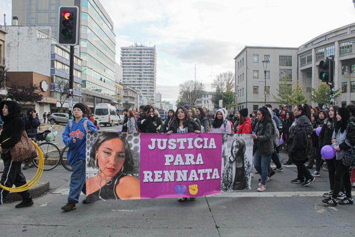 "Justicia para Rennatta": Manifestación por joven encontrada muerta termina con incidentes 