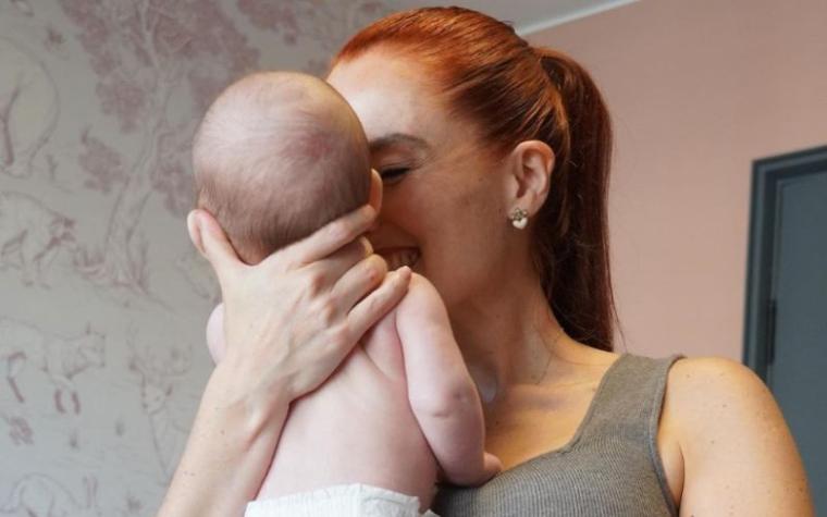 Begoña Basauri comparte tierna postal celebrando los 4 meses de su hija 