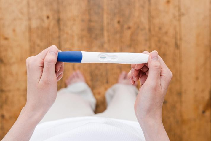 Lanzan a la venta el primer test de embarazo con saliva: Más cómodo e higiénico