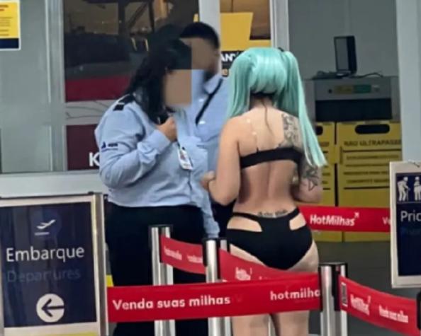 Personal de aeropuerto prohíbe a cosplayer abordar por usar vestimenta poco "apropiada"