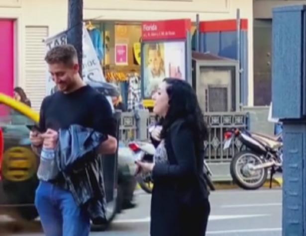 Lo descolocó: Tiktoker lanzó piropo a hombre en la calle y su reacción es viral