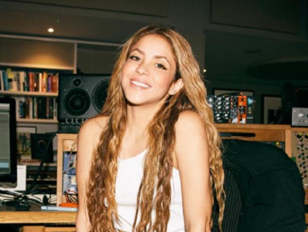 "La patrona": Shakira deslumbró con nueva sensual fotografía desde estudio de grabación