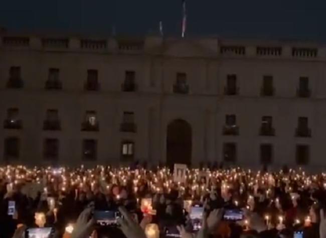 Miles de mujeres se congregaron afuera de La Moneda en conmemoración de los 50 años del Golpe