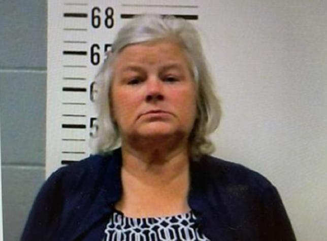 Mujer de 56 fue detenida por infiltrarse en múltiples matrimonios y robar pertenencias a invitados
