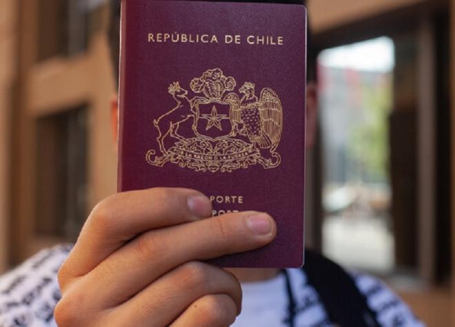 Registro Civil le niega a un hombre renovar pasaporte: Debe 150 millones en pensión de alimentos